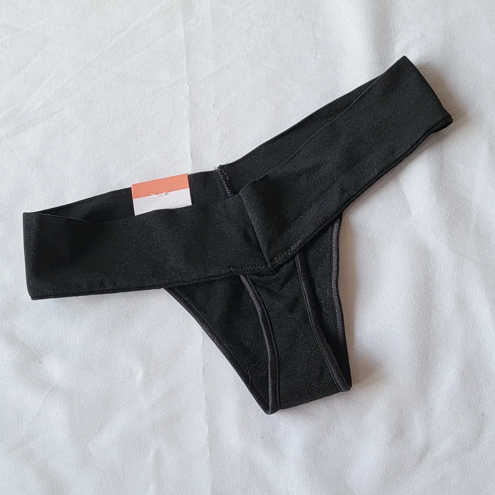 NWT Black Seamless Thong | Auden